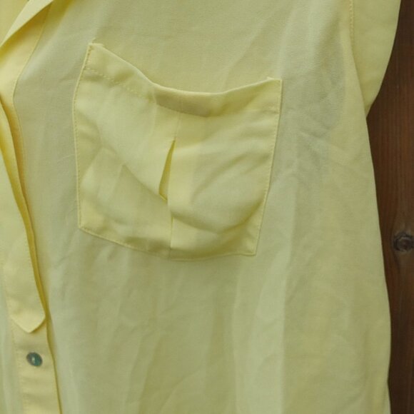 LOVELY Yellow Sleeveless Blouse Women's Size M LOVE 21 Forever 21 - Picture 6 of 7